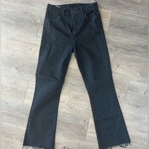 Excellent condition MOTHER denim Hustler ankle fray in Not Guilty size 28